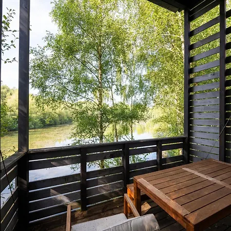 Spacious Forestside Mansion 펜션 Antoing