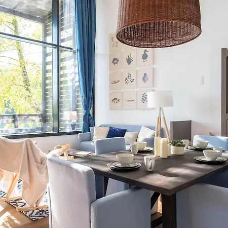 펜션 Spacious Forestside Mansion