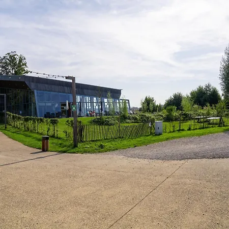 펜션 Spacious Forestside Mansion *