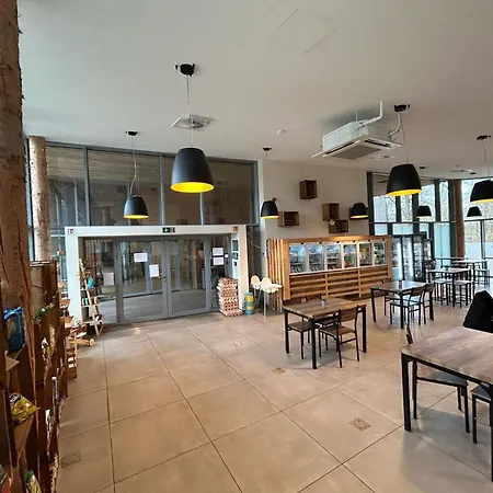 펜션 Spacious Forestside Mansion Antoing